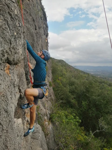 Climbing in Pena7